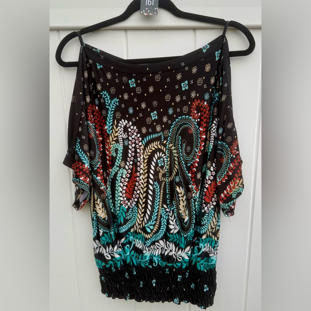 Hypnotized Brand Black Cold Shoulder Blouse, Size Medium.  NWOT.  Floral.